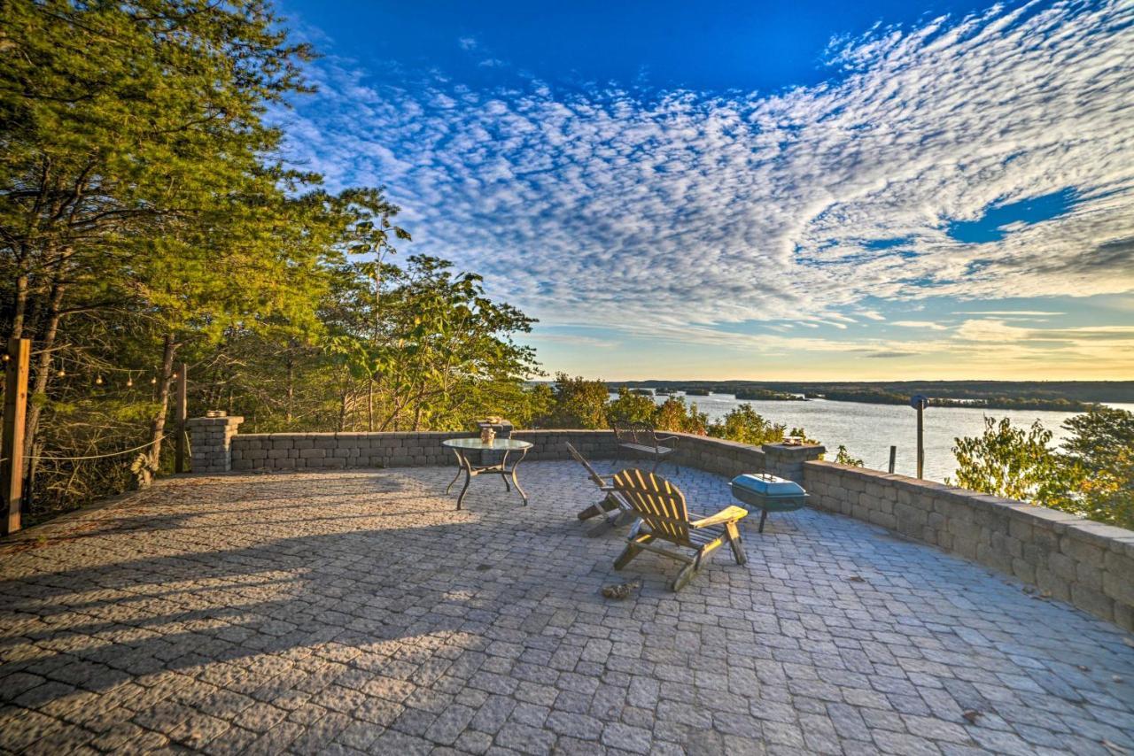 Villa Historic Cabin With Stunning Kentucky Lake View à Waverly Extérieur photo